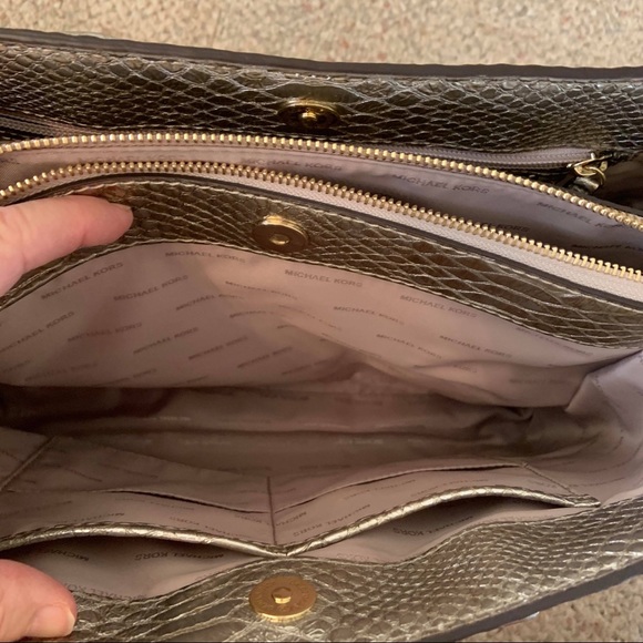 Michael Kors Purse in Perfect Condition - Picture 7 of 8